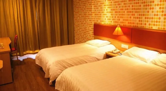 Home Inn, Varaa Hotelli Shanghai Shanghai