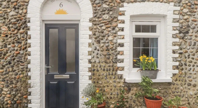 6 Flint Cottages