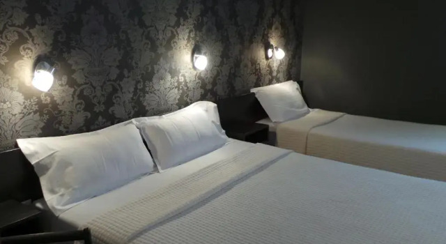 Трёхместный номер Standard Hôtel Le Cambronne