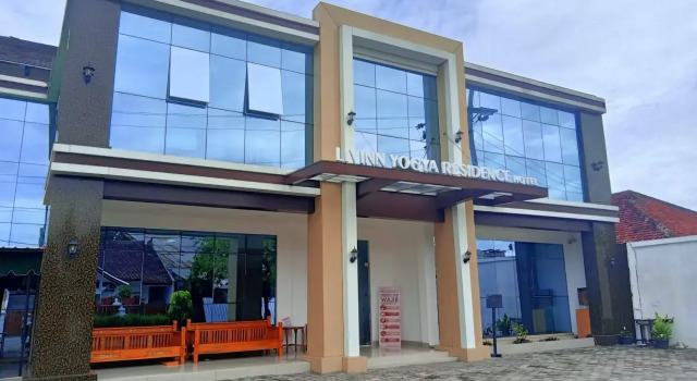 Livinn Yogya Hotel, Book Hotel Hotels in Umbulharjo with Parking, Parking
