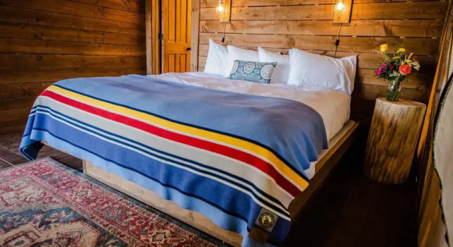 Perhe Teltta Conestoga Ranch Glamping Resort