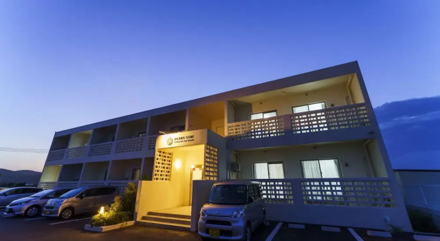 Bears Stay Kumejima Ifu Beach, Rezerwuj Hotel Hotele w Okinawa z parkingiem, Parking