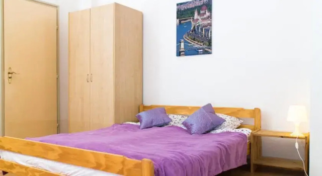 Apriory Apartmants 2, Забронировать Отель Будапешт Центральная Венгрия, рядом с Базар Королевского сада