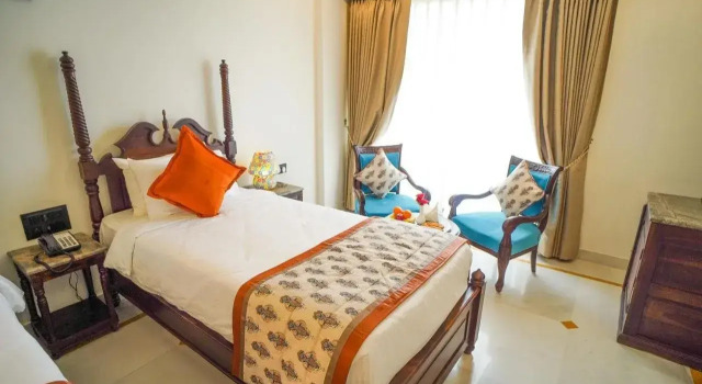 The Amar Mahal luxury boutique hotel near Fateh Sagar Lake Udaipur, Забронировать Бутик-отель Отели штата Раджастхана 4 звезды, 4*