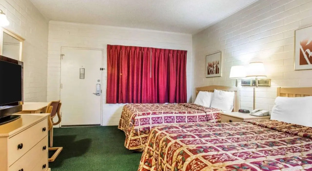 Rodeway Inn, Rezerwuj Hotel Yreka Kalifornia