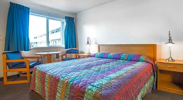 Номер Standard Rodeway Inn & Suites