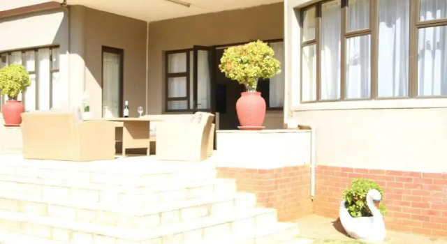 3 on 5: Houghton 3 Bedroom Home
