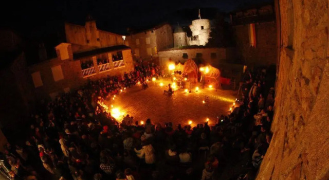 Коттедж Le gîte des remparts au cœur du village médiéval
