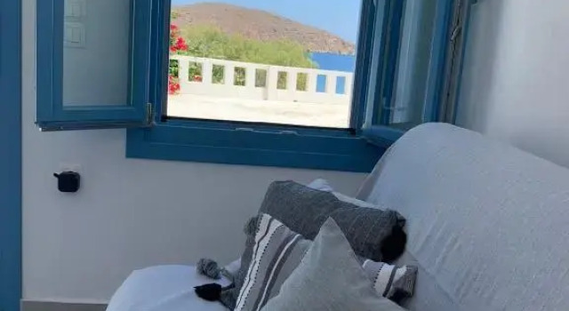 Studio on the beach, Leivadakia, Serifos