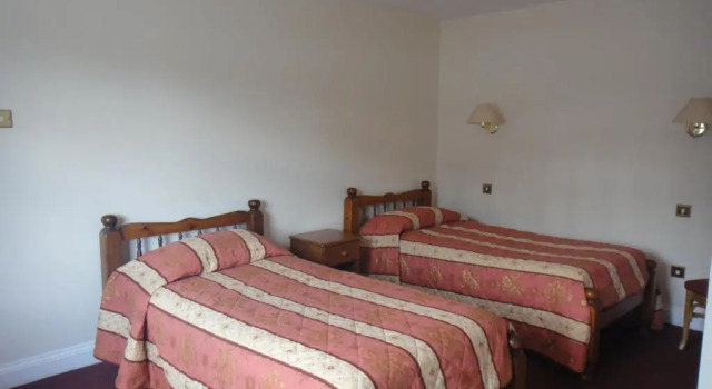 Gibtel Lodge & Cafe, Boek Hotel Slough Buckinghamshire