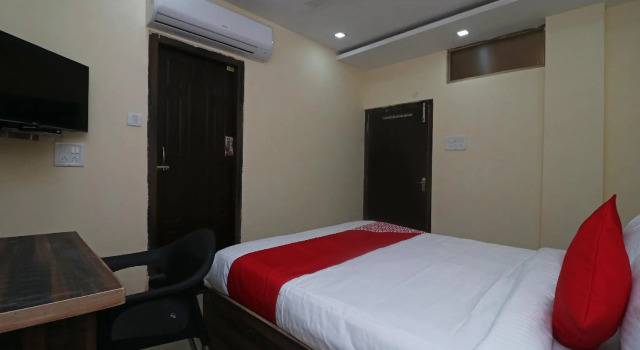 OYO 47555 Abhinandan Stay House