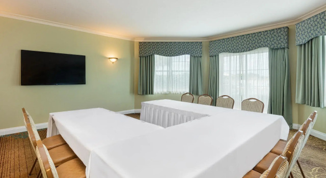 The Waterfront Inn, Rezerwuj Hotel Hotele w The Villages z basenem, Basen
