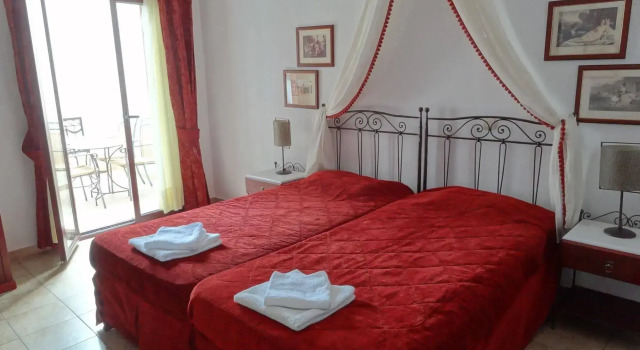 Agistri Hotel, Varaa Hotelli Skala 