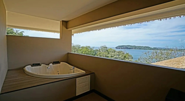 Люкс с балконом Nammbú Beachfront Bungalows