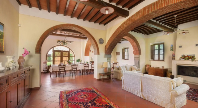 Villa Fratta, sleeps 14 villa with private pool, AC and Wi-Fi close to Cortona-Villa Fratta