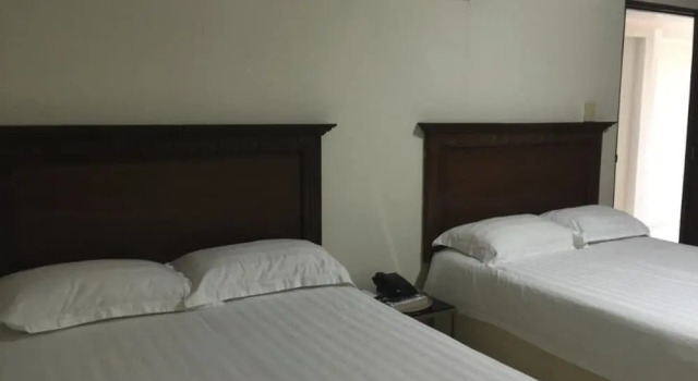 Четырёхместный номер Standard Hotel Lleras