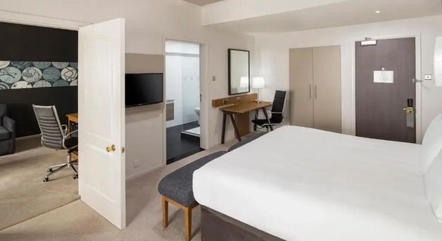Двухместный люкс c 1 комнатой Crowne Plaza Solihull by IHG