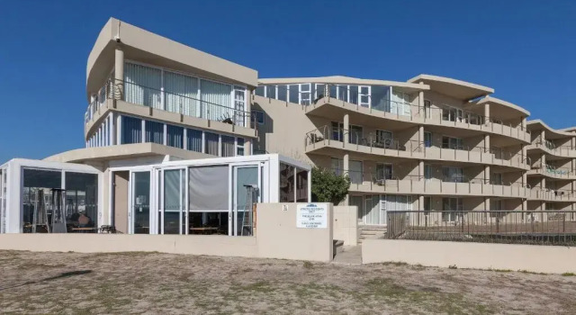 Lagoon Beach 237A by CTHA, Забронировать Апартаменты/квартира Отели Cape Peninsula с бассейном, Бассейн