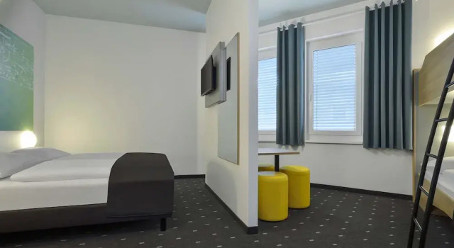Четырёхместный номер Standard B&B Hotel Halle