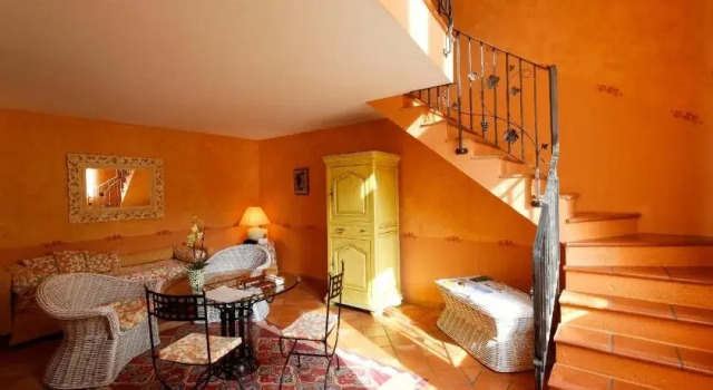 Château d'Adomenil, Varaa Hotelli  