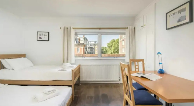 Adorable 3 bed Apartment in Bayswater
