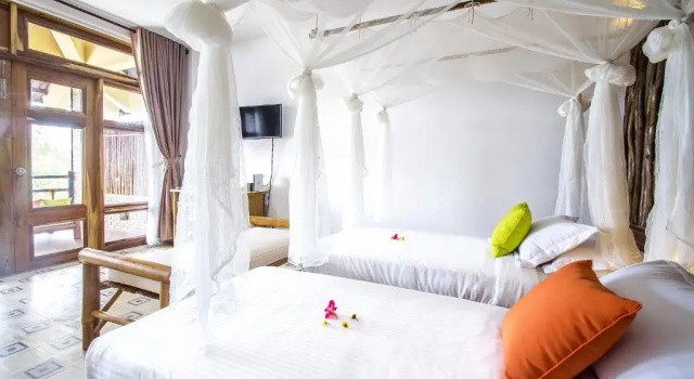 Двухместный номер Standard с видом на бассейн The Island Lodge