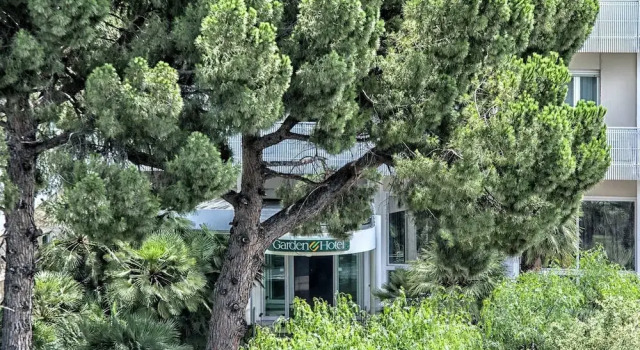 Garden Hotel Molfetta, Varaa Hotelli Molfetta Bari Province