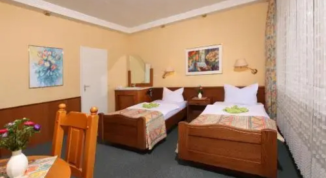 JUNIPRO Hotel Schinderhannes, Book Hotel Weiskirchen Saarland