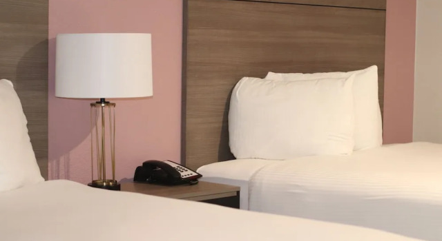 Четырёхместный номер Standard Arya Inn and Suites