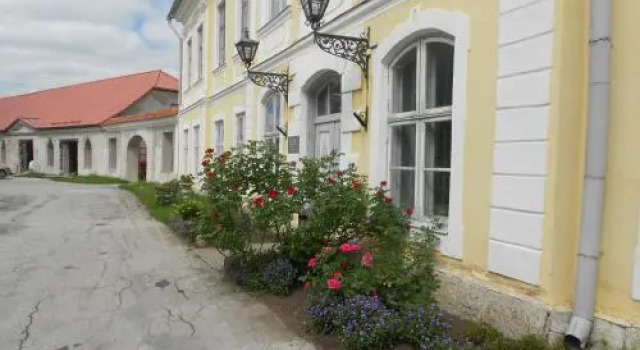 Saue Manor, Boek Hotel  