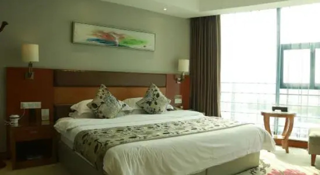 Семейный люкс Business Qinqingshu Hotel