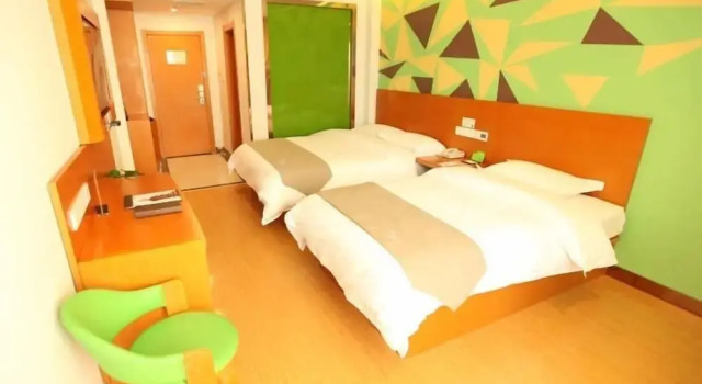 Семейный номер Standard Vatica Qingdao Licang Xiazhuang Hexie Plaza Hotel
