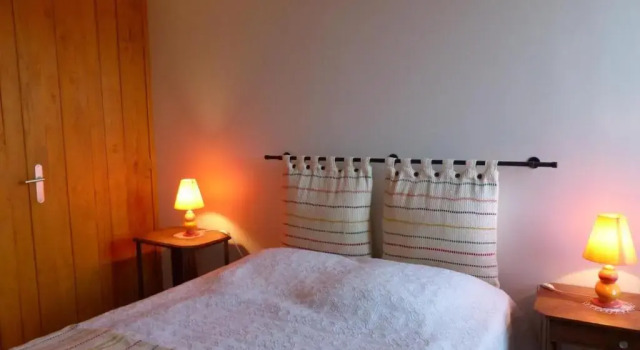 Gîte Dompierre-sur-Besbre, 4 pièces, 6 personnes - FR-1-489-51, Book Hotel Dompierre-sur-Besbre Allier