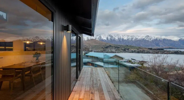 Fernlea - Luxury Holiday Home by MajorDomo, Забронировать Отель Куинстаун 