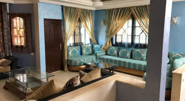 Вилла с 5 комнатами с балконом 5 bedroom holiday Villa Yasmine, perfect for family holidays, near beaches