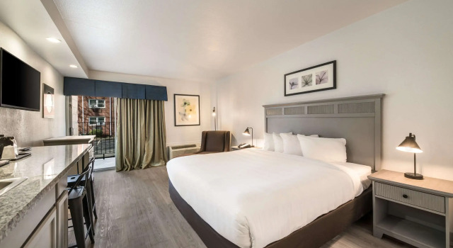 Suburban Studios Williamsburg Central, Забронировать Отель Уильямсберг Виргиния