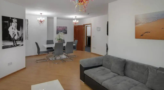 Апартаменты Chic Church conversion close to tower - o la la!