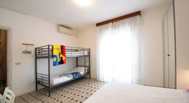 Четырёхместный семейный номер Standard с балконом Le Petit Hotel