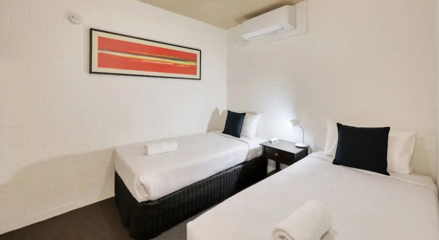 Номер Standard City Reach Motel