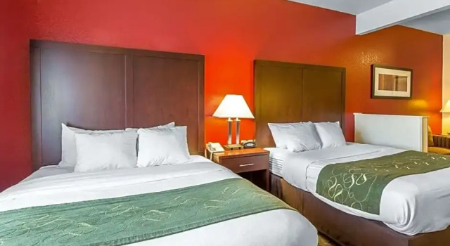 Четырёхместный люкс с видом на горы Comfort Suites Palm Desert I-10