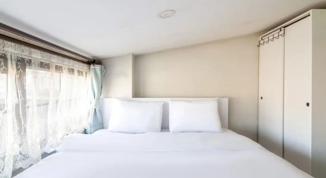 Room with View in Beyoglu, Забронировать Отель Бейоглу Стамбул, рядом с Цветочный пассаж