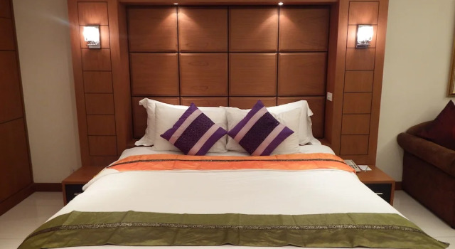 Студия с балконом Tara Court Condo