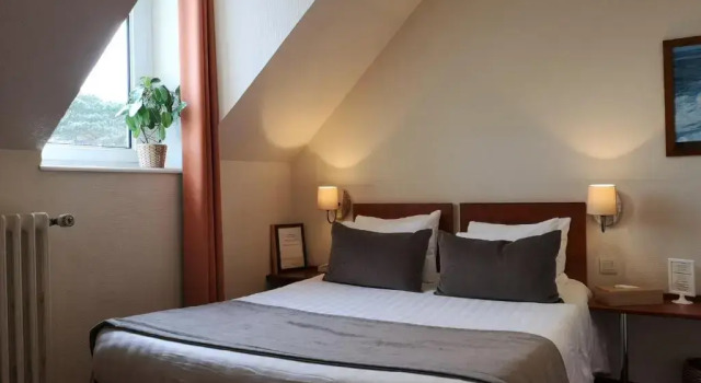 Двухместный номер Standard с видом на город Hôtel Aux Tamaris - Vue Mer