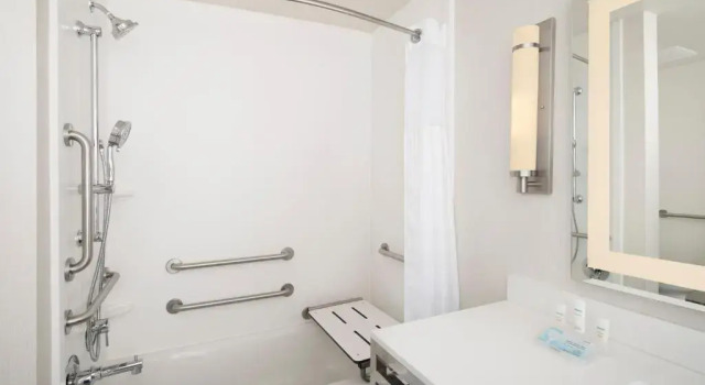 Двухместный номер для гостей с ограниченными возможностями Hilton Garden Inn San Antonio Downtown Riverwalk