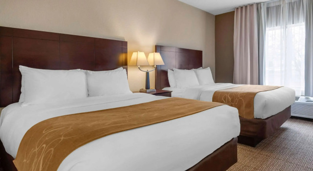 Четырёхместный люкс Comfort Suites Lafayette University Area
