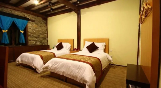 Tulip Inn Jiuzhaigou Shangmo Hotel, Prenota Hotel Ngawa Cina