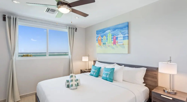 Номер Standard с 3 комнатами с балконом и с видом на залив Sunset Caribe Belize
