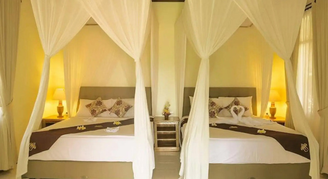 Taman Surgawi Resort & Spa, Rezervovat Lázně / Resort Hotely v Bali se snídaní, Snídaně