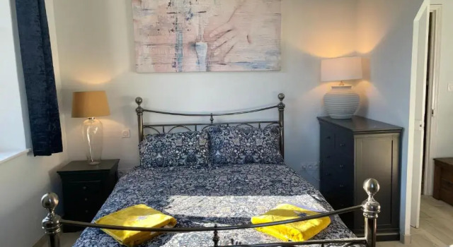 Newly renovated house with pool, Book Hotel Hoteller i Corbières med parkering, Parkering