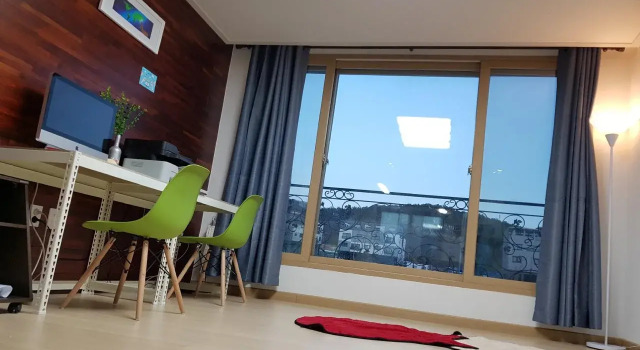 BUZZ Guesthouse, Rezerwuj Hotel Gangnam-Gu Seul, w pobliżu Cafe Treeanon